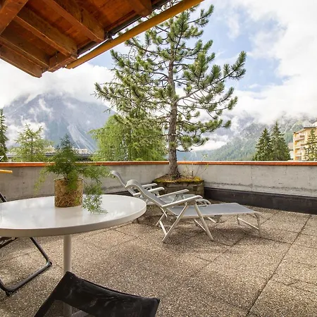Zentrale Penthouse Im Haus Padrun Apartment