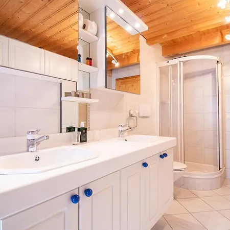 Zentrale Penthouse Im Haus Padrun