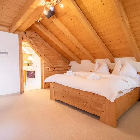 Penthouse Im Haus Padrun דירה *