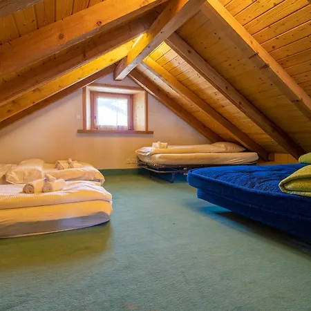 Penthouse Im Haus Padrun דירה ארוזה